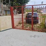 Leandro's House Apartman *